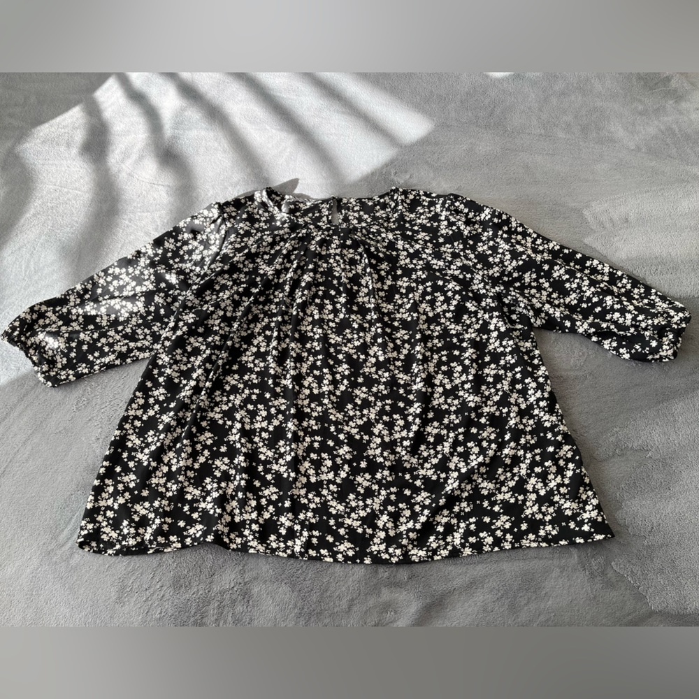 Black and white floral blouse- plaited neckline, 3/4 elastic cuffed sleeves